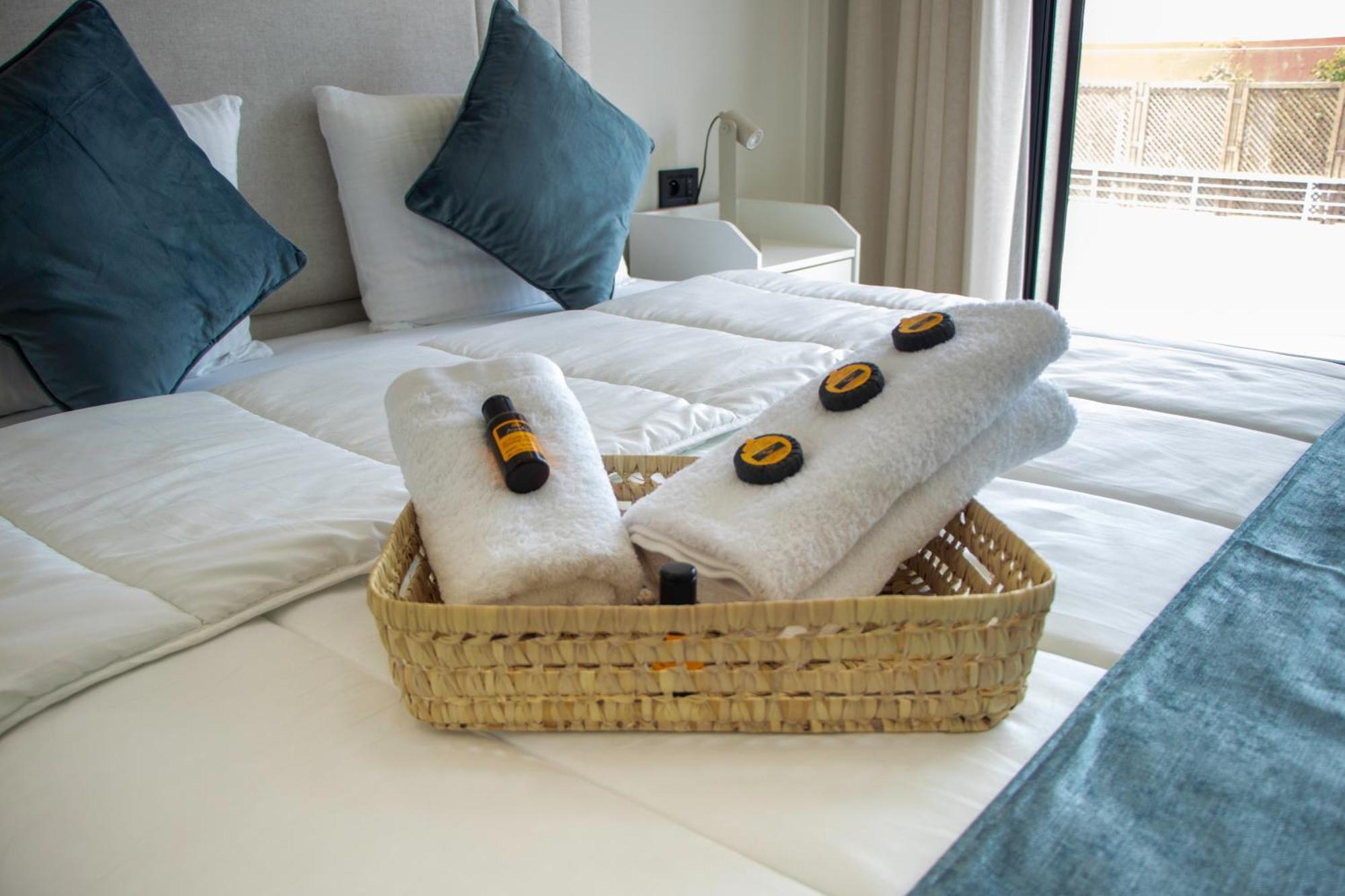 Le Claridge Emerauld With Gym And Rooftop Corniche By Viva * Casa Blanca